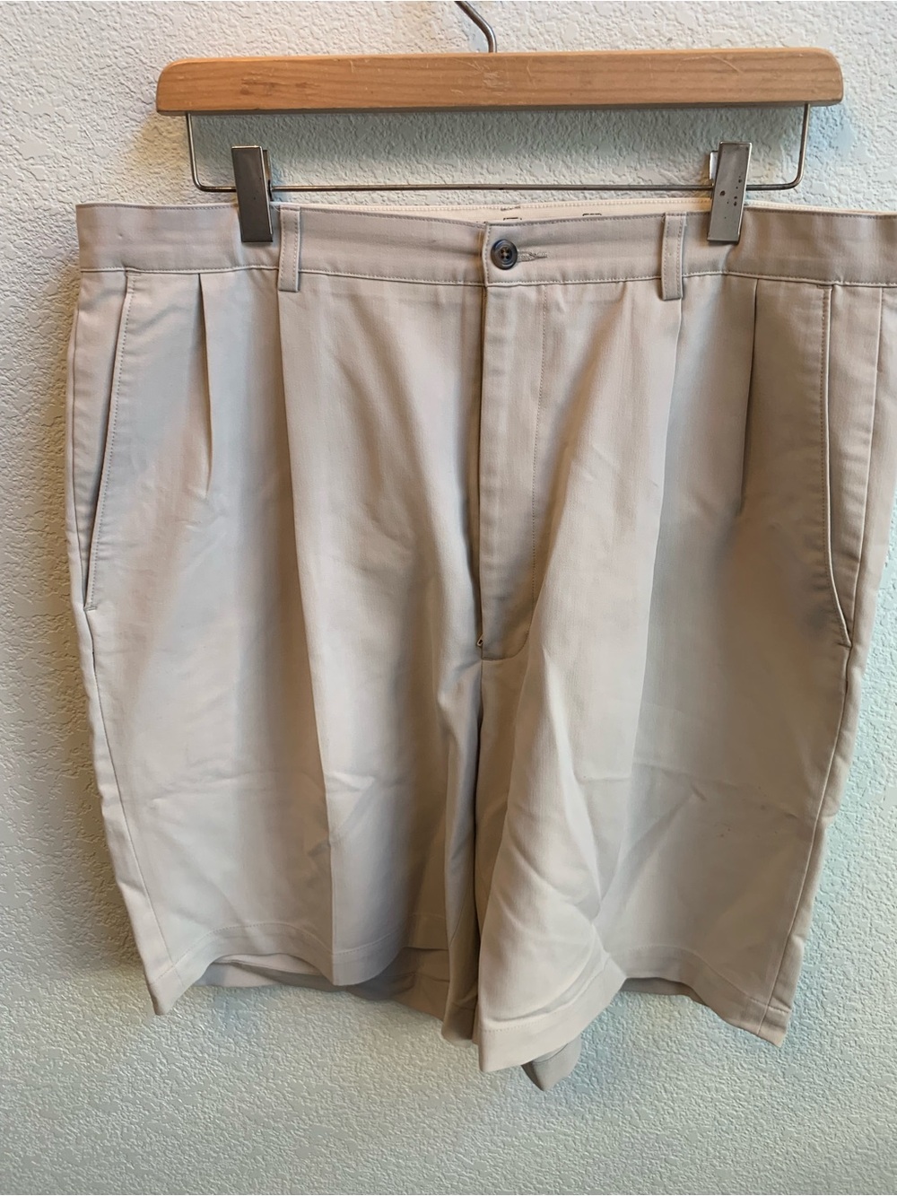 Haggar Men's Flat Front Khaki Shorts